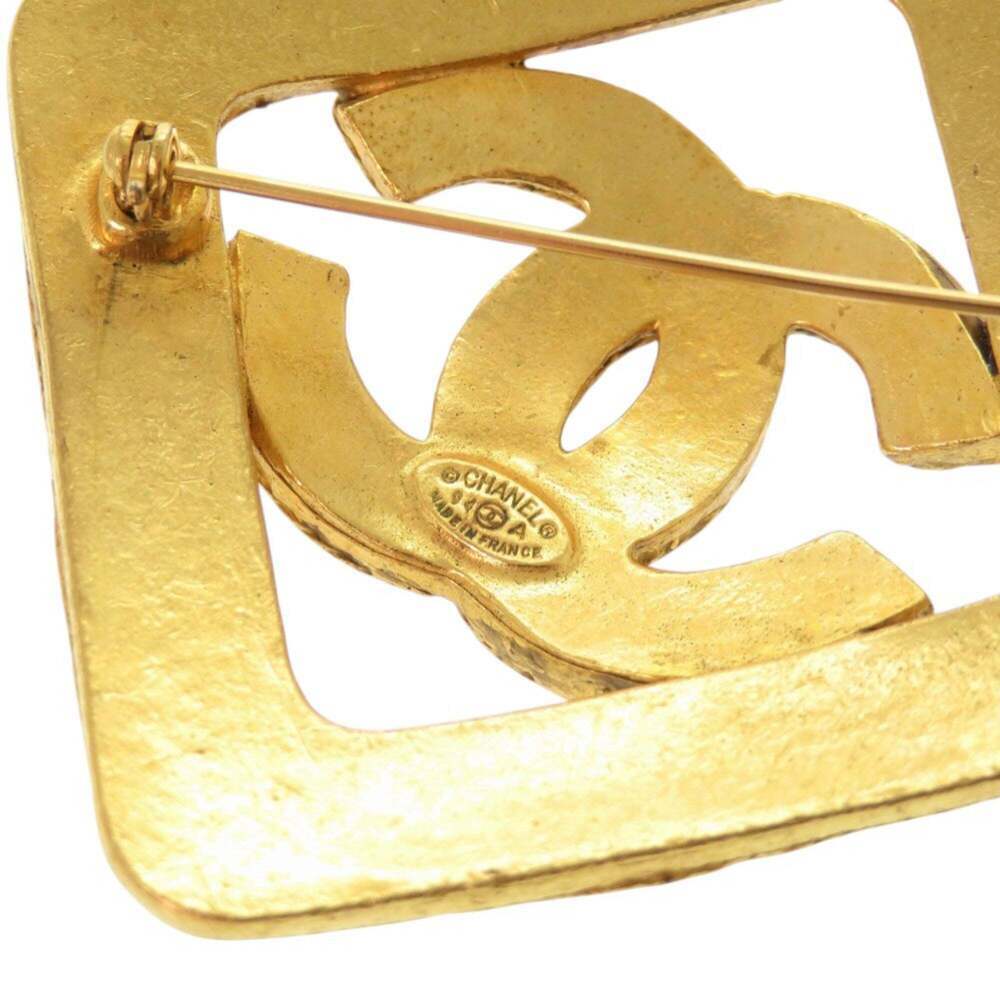 CHANEL Gold Logo Brooch - Picture 3 of 4